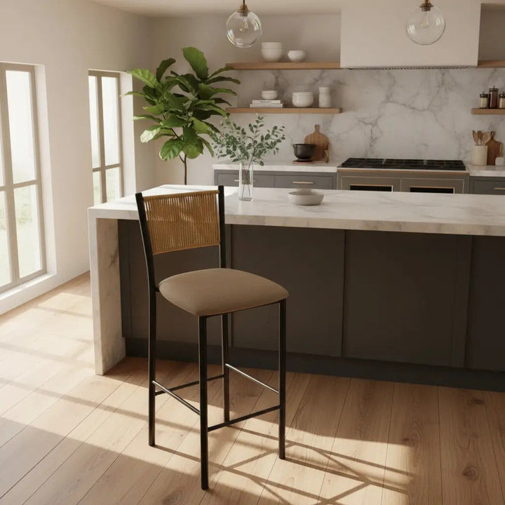 Banco Modelo Merida Vinil Petalo Latte - producto ambientado