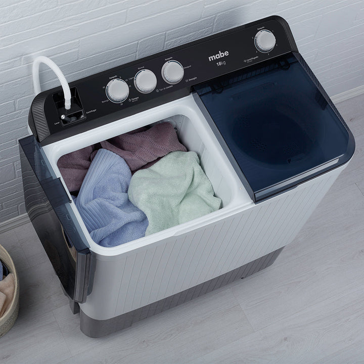 Lavadora Dos Tinas Mabe Modelo Lmdx8124hbab0 - producto en area de lavado