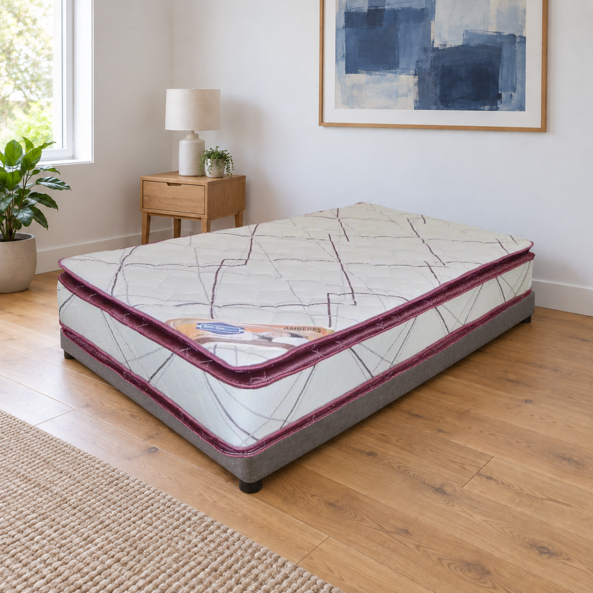 Colchon San Gal Amberes King en recamara. Base y decoracion no incluidas.