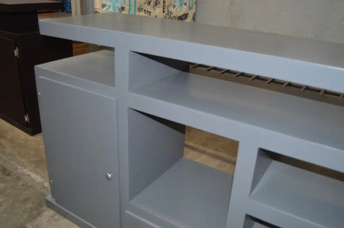Centro de Entretenimiento Modelo Vesubio Gris