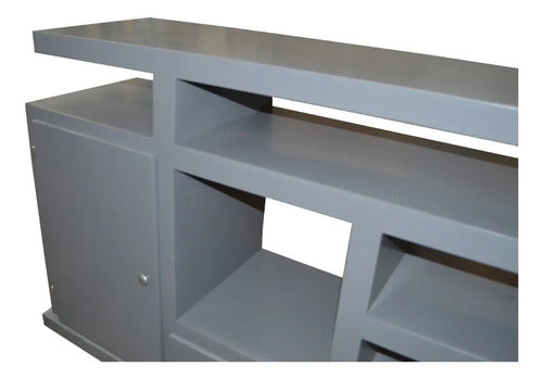Centro de Entretenimiento Modelo Vesubio Gris