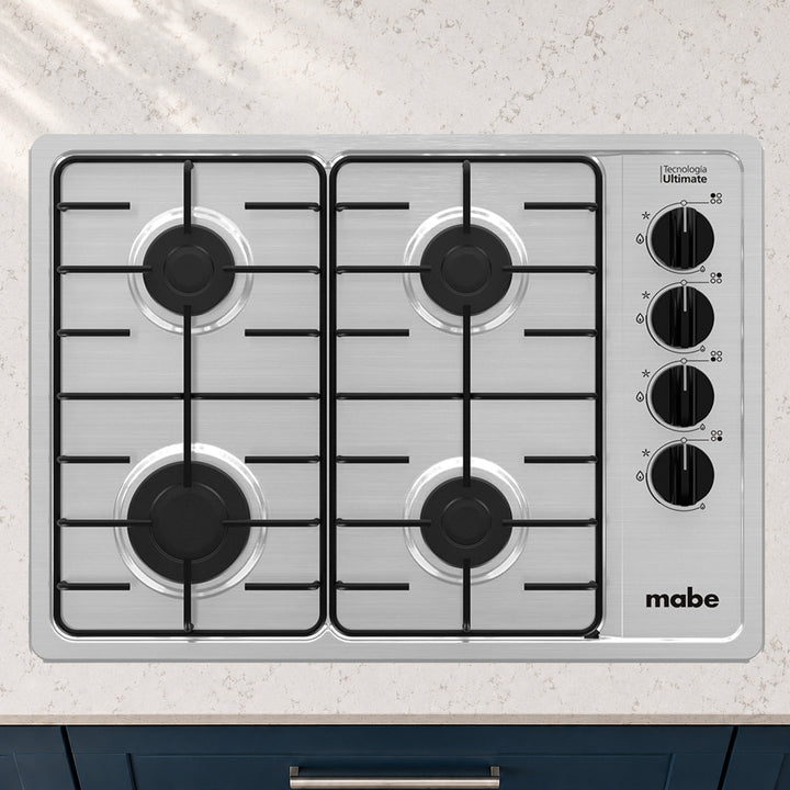 Parrilla Mabe PMI6044PA0 - ambientacion ilustrativa sobre cubierta de cocina; producto real, muebles no incluidos